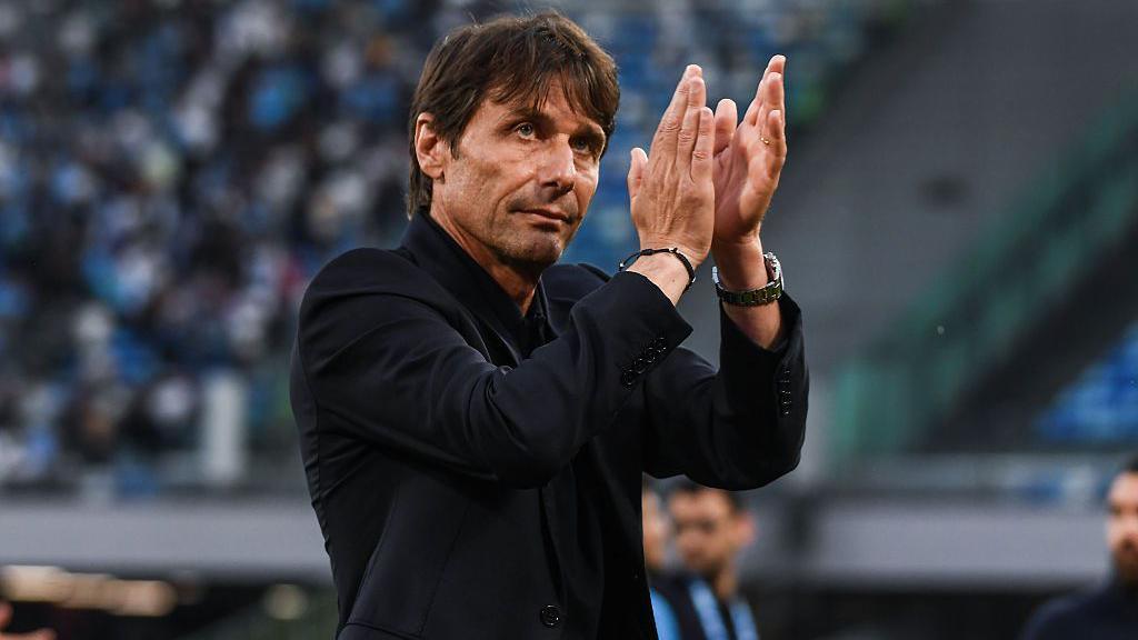 Antonio Conte leaves Napoli a year after winning Serie A