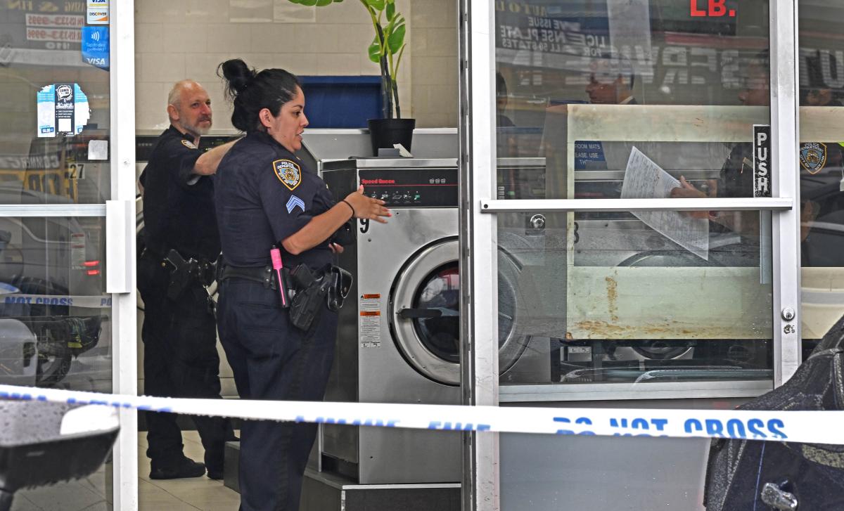 K!ller executes man washing clothes with wife at NYC laundromat then accidentally shoots 68-year-old bystander after