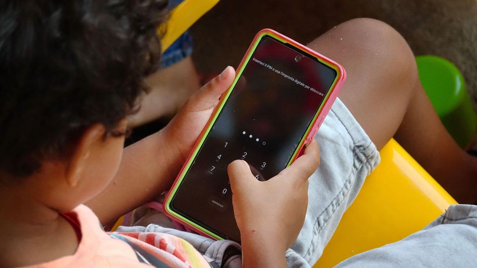 Screen time damages children more than being born into poverty, study finds