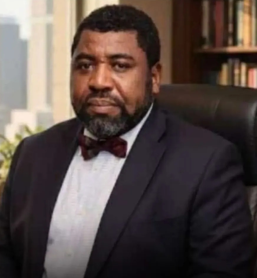 Politic analyst Anthony Kila dropped by media organisation over certificate forgery allegation