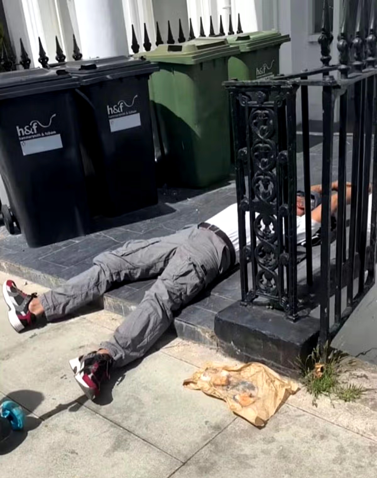 Royal family member found collapsed on street of London with toddler, 3, after binging on drugs