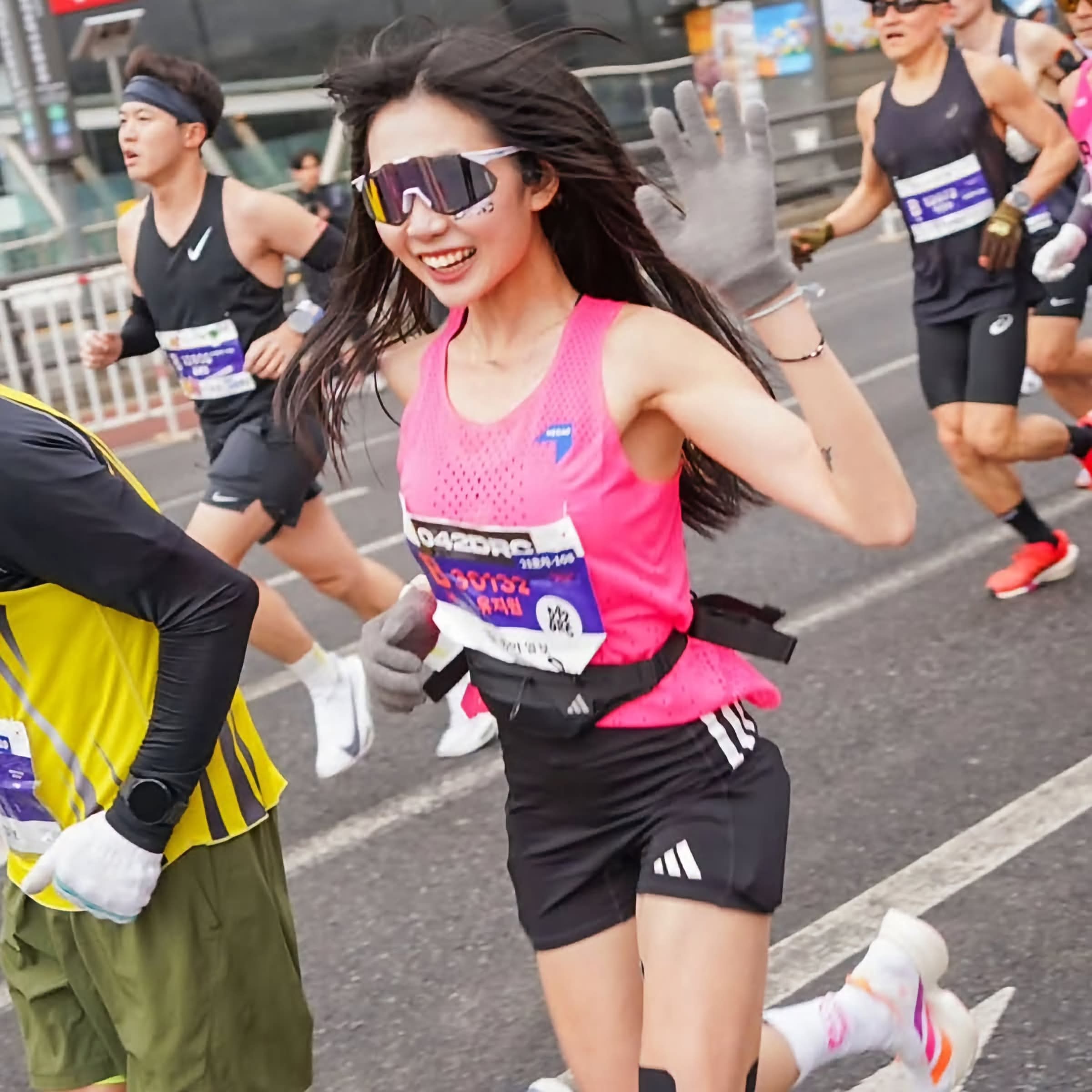 Running influencer dies after collapsing just 500 meters from finish line