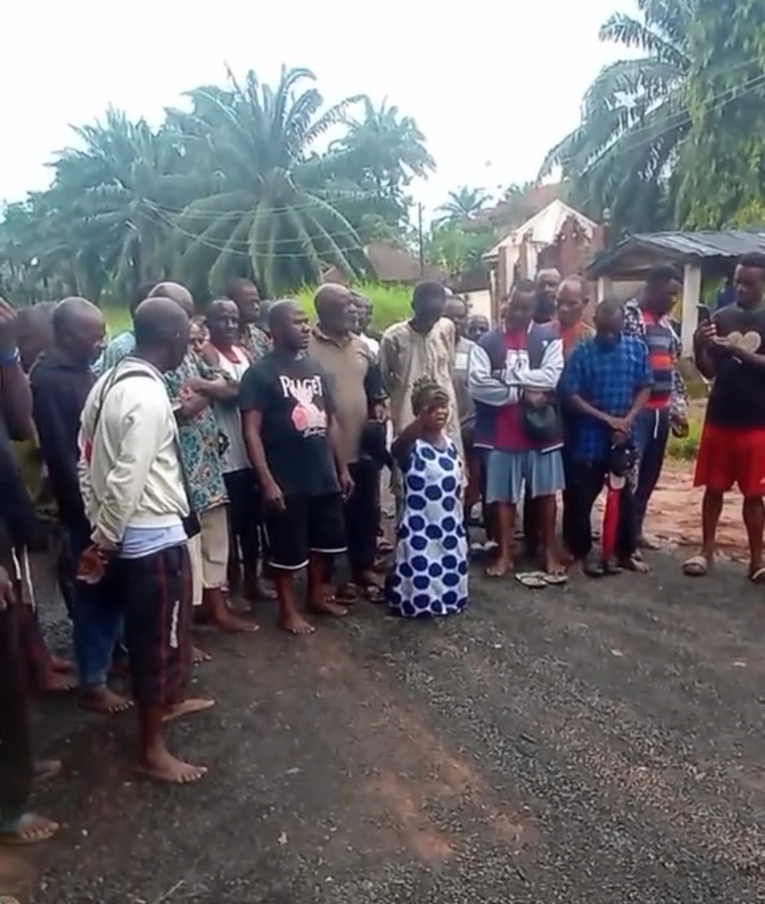 Woman's in-laws go into panic and try to shut her up after they made her swear oath and she declared that the curse should go back to them if she's innocent