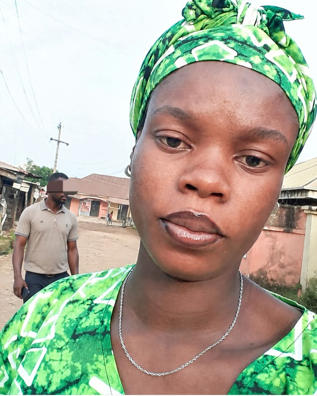 'Please be careful' pregnant mother warns as she shares shocking proposition a man made after approaching her