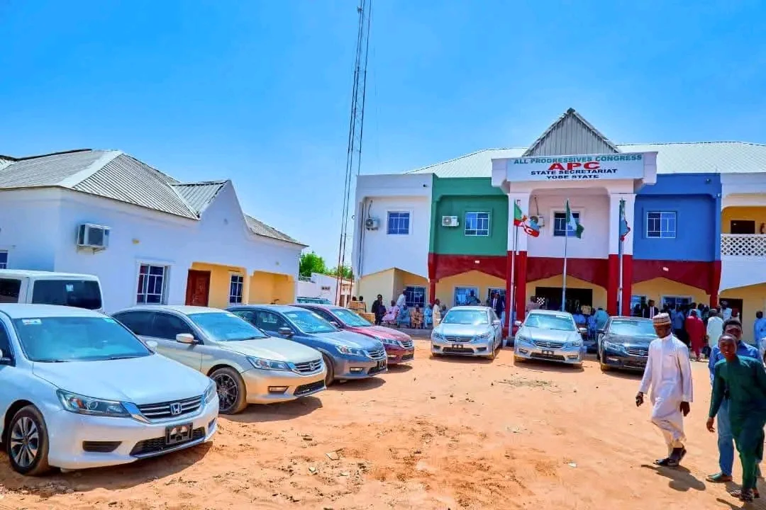Yobe governor gifts 17 newly-elected APC LG chairmen new cars