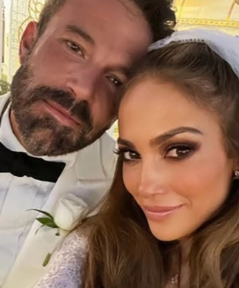 Ben Affleck believes he was "temporarily insane" to marry Jennifer Lopez and has now "come to his senses"