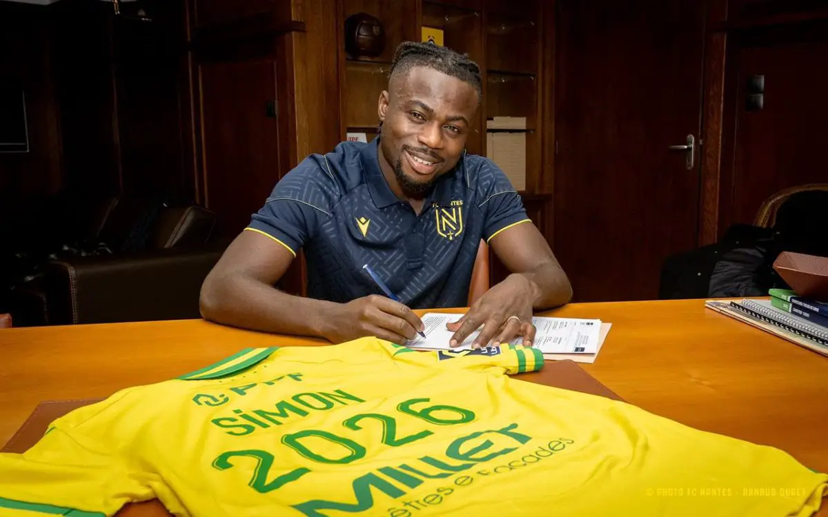 Super Eagles star Moses Simon signs new two-Year contract with French club Nantes