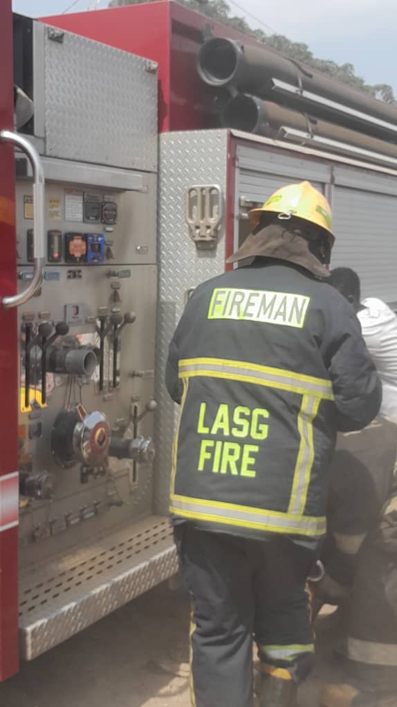 Fire breaks about at Katangowa in Abule Egba, Lagos  (video)