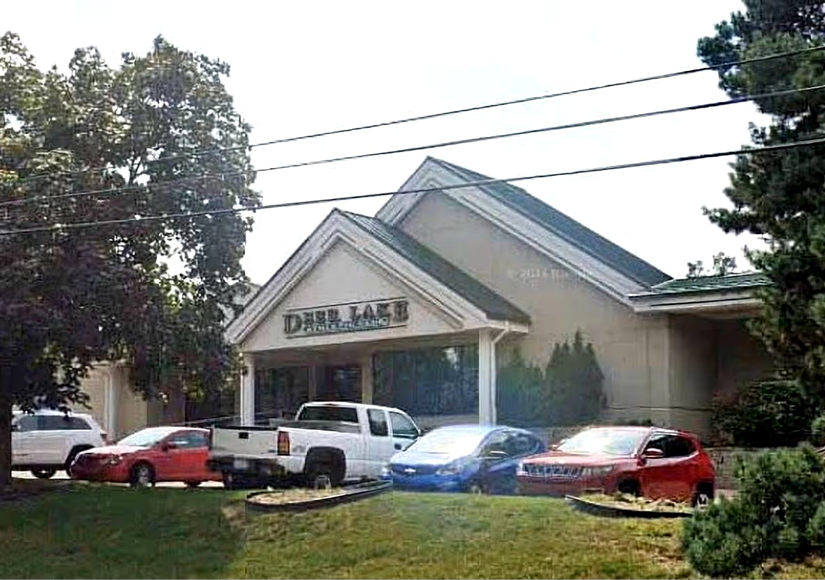 Girl, 4, di�s after two women left six young kids unattended in swimming pool to go to a bar