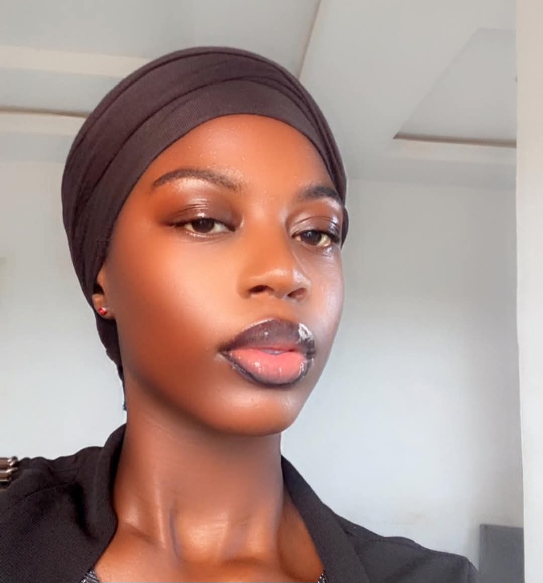 22-year-old influencer tells 30+ men to leave her alone and look for their age mates