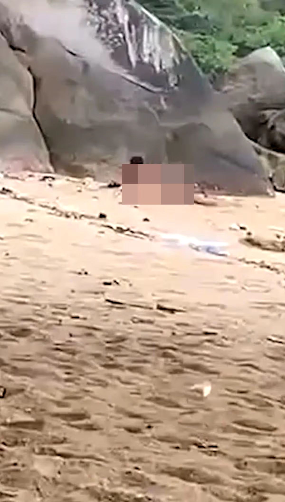 French couple arrested after they were caught having s�x on Thai beach and m0@ning loudly