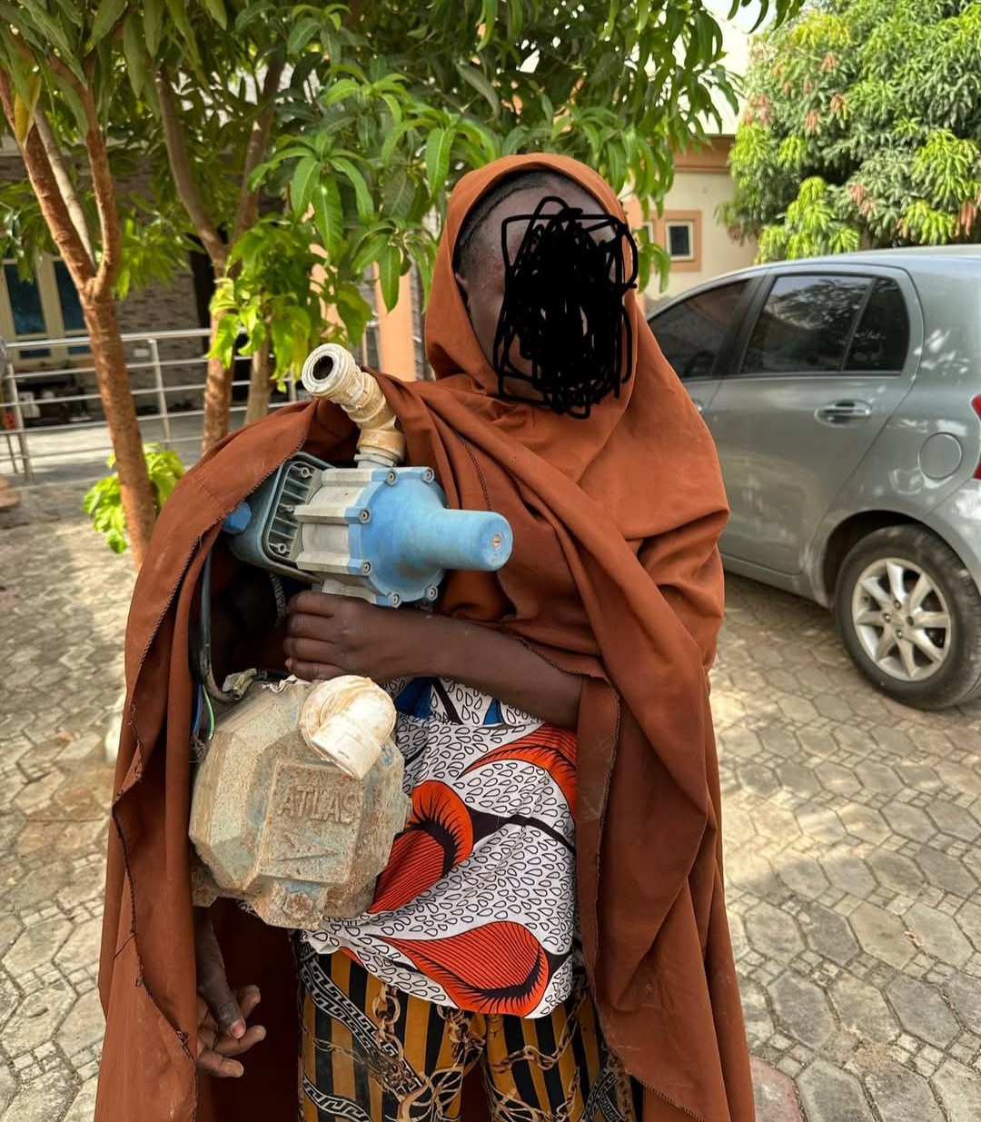 Girl caught stealing pumping machine from compound reveals how much she sells it for