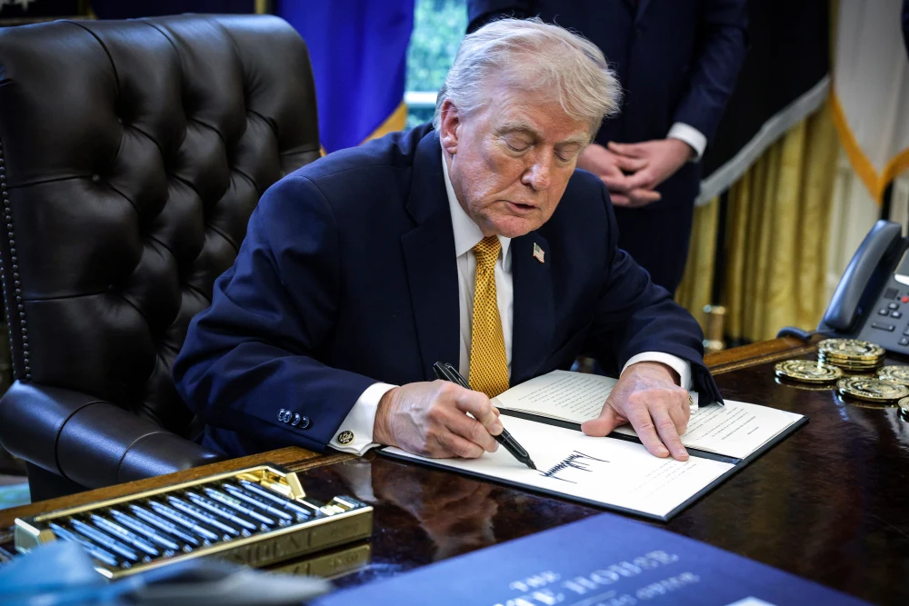 Trump?s signature to appear on paper currency in first for sitting president