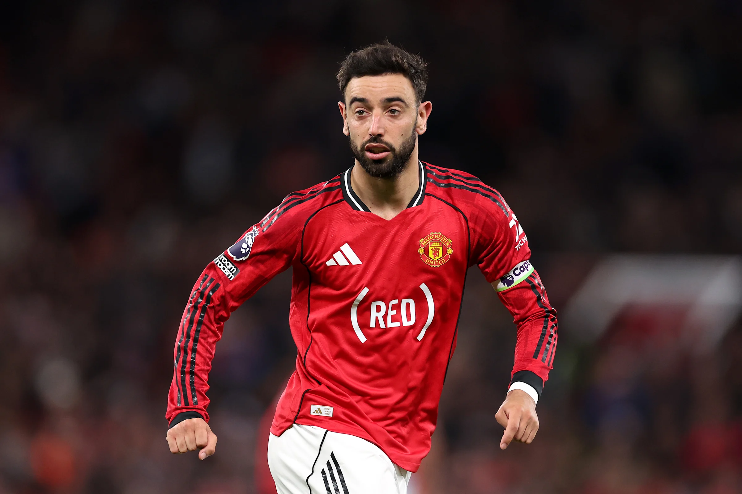 Manchester United captain Bruno Fernandes wins FWA Footballer of the Year
