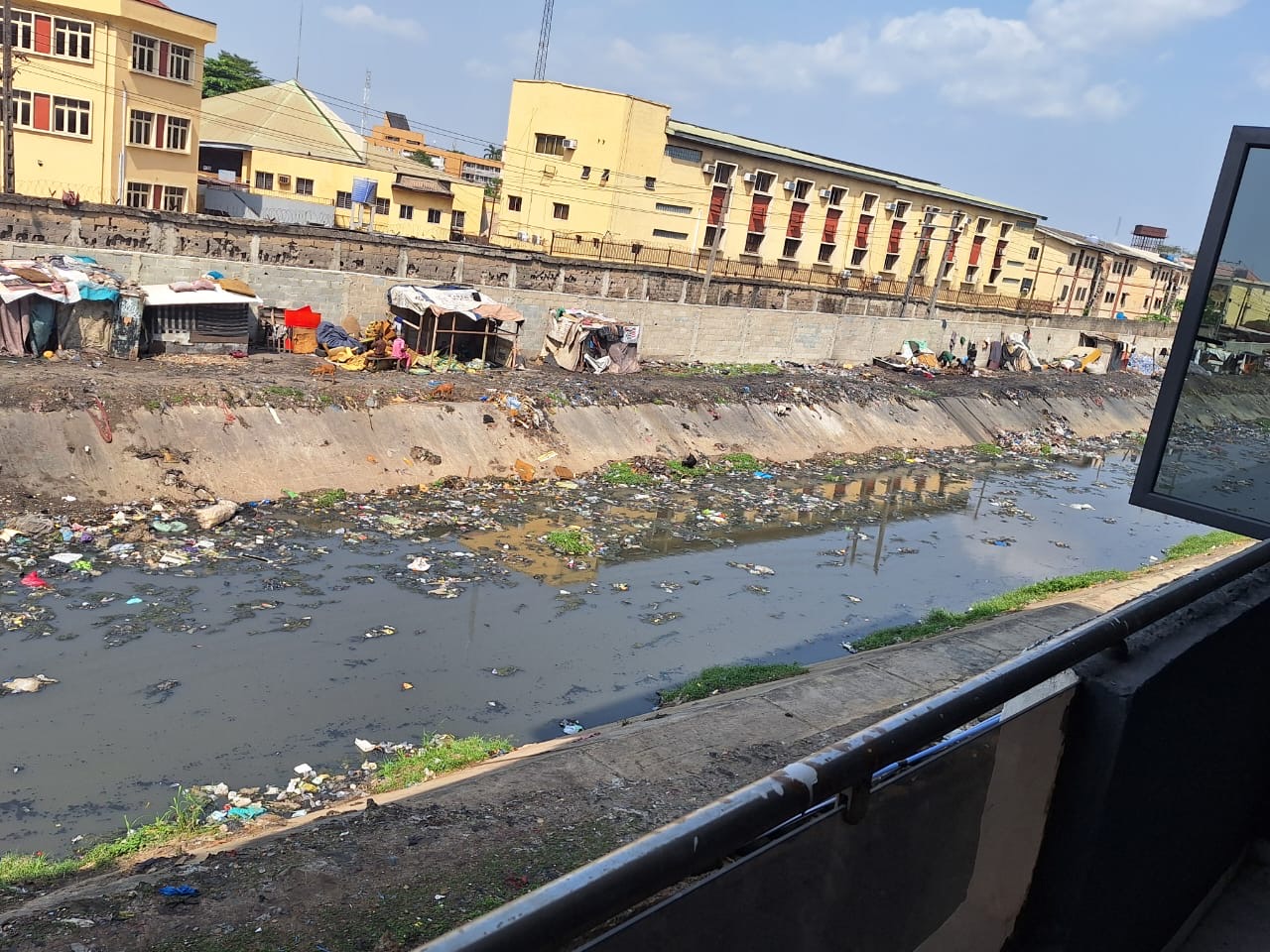 Concerned subscribers/residents of the Greater Lagos County Apartments, Obele-Oniwala, Surulere write open letter to Governor Sanwo Olu over Megamound Investment