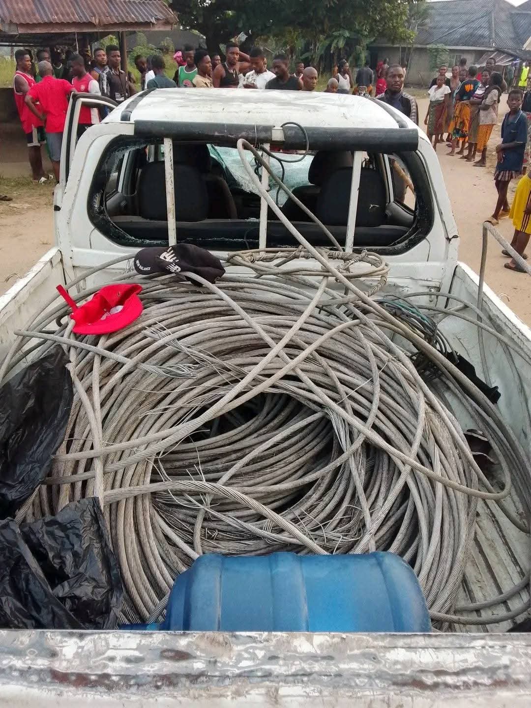 Youths nab ?PHED official? allegedly stealing cables in Rivers