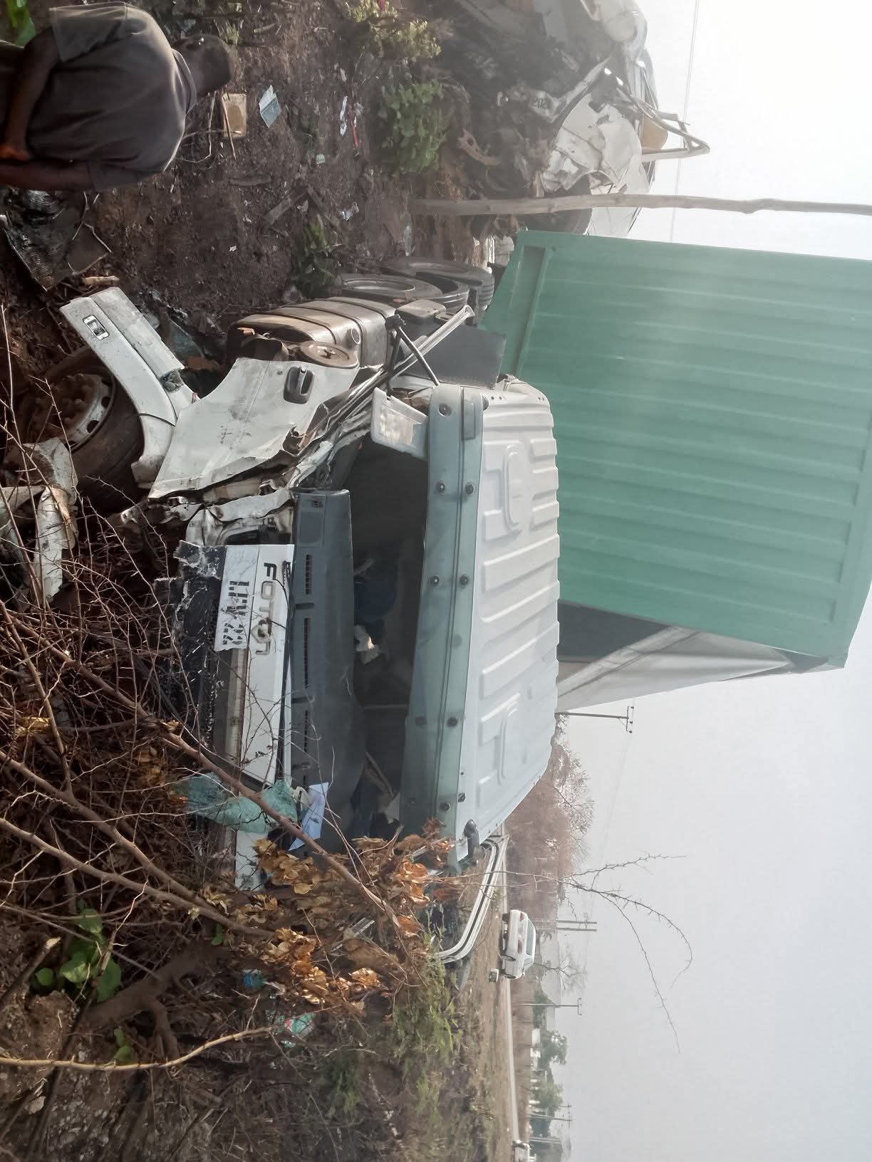 Emergency services at the crash scene