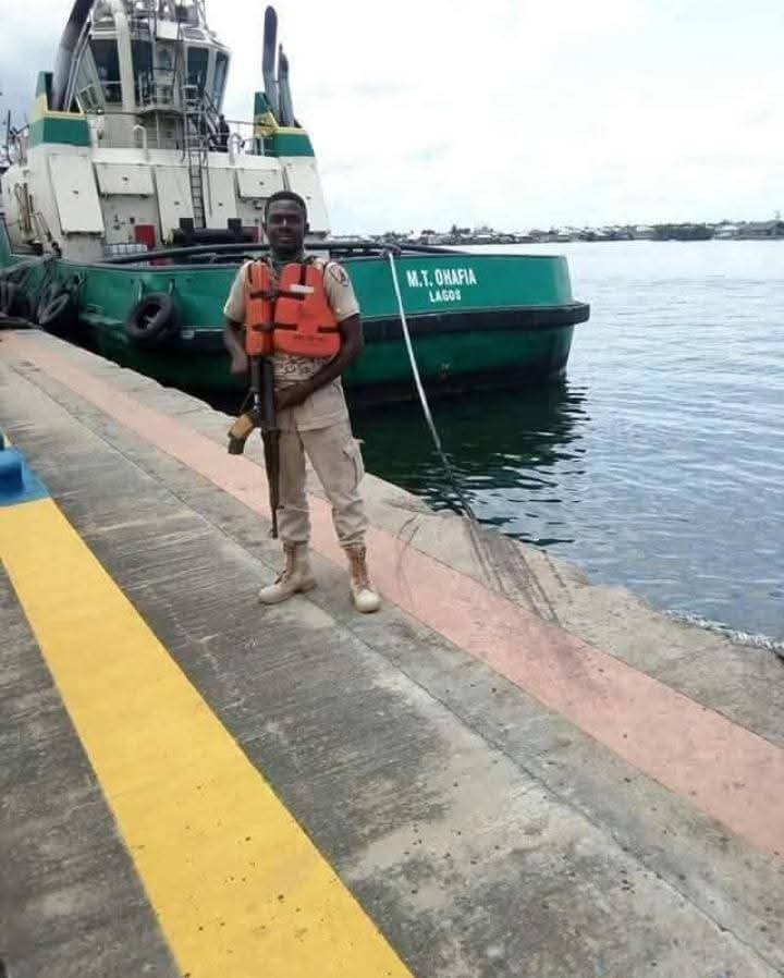 Immigration officer allegedly st@bbed to d3ath by his wife in Abia