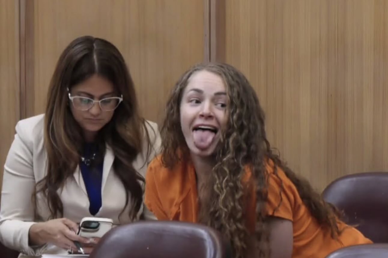 OnlyFans model Courtney Clenney blows kisses in court while facing m8rder charge in Nigerian boyfriend, Christian Obumseli?s d3ath