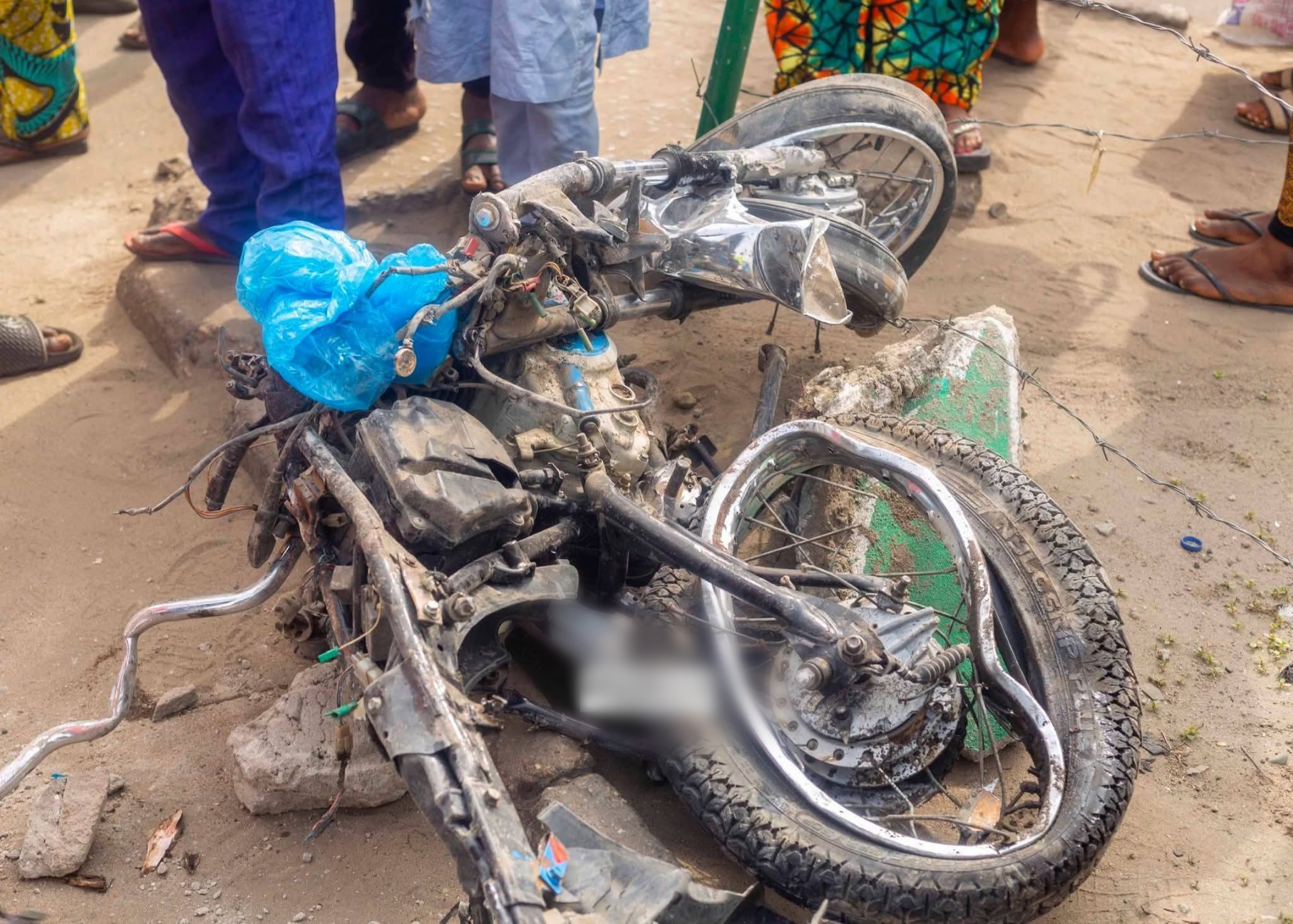 Truck crushes LASTMA officer and two motorcyclists to d3ath
