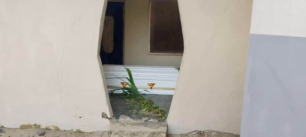 Drama in Akwa Ibom community as family drops man?s coffin at village head?s house over land dispute