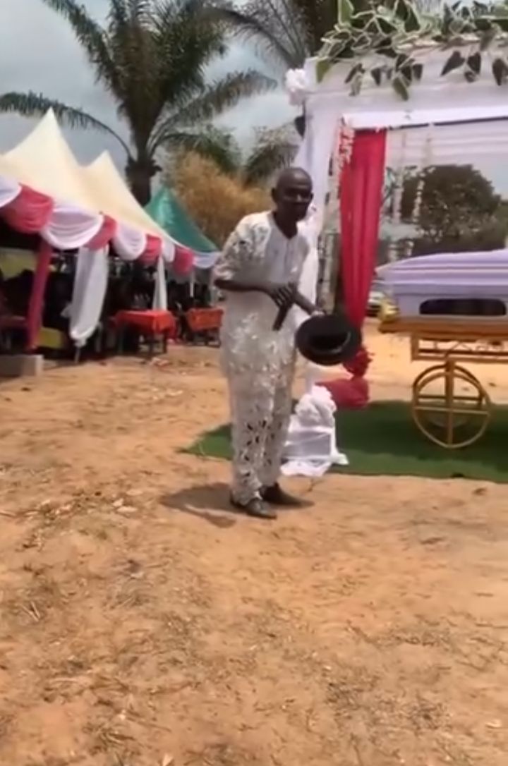 Elderly Nigerian man pays touching tribute to his late daughter-in-law (video)