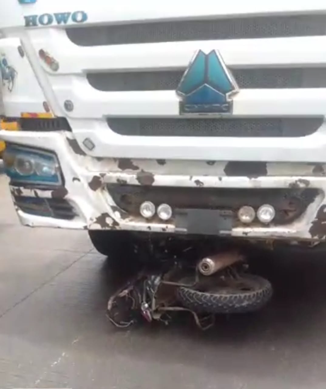 Hit-and-run truck driver k!lls dispatch rider in Lagos