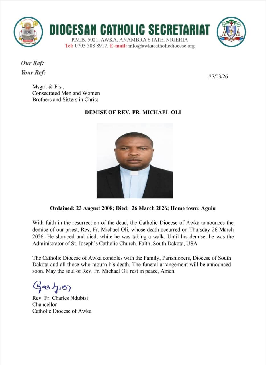 Nigerian Catholic priest slumps and d!es in US while taking a walk