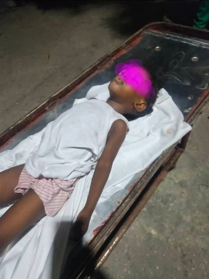 2-year-old child crushed to d3ath after bookshelf collapsed on her at school in Rivers state (video)