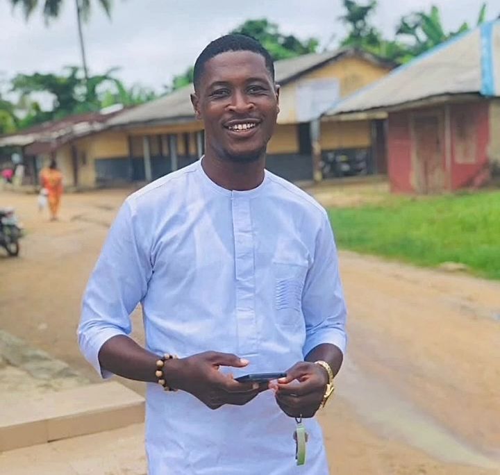 Young Nigerian man graduates from university 13 years after being accused of using witchcraft to k!ll his father