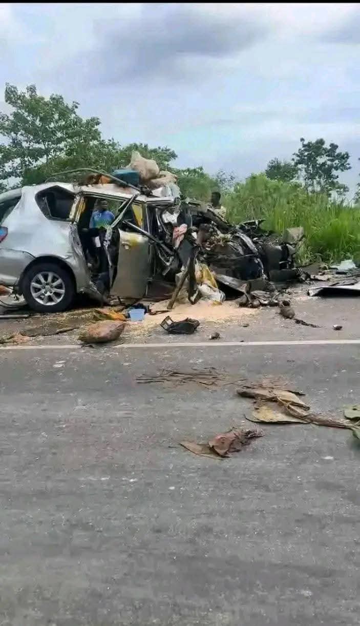 Two UNICAL graduating students d!e in road crash enroute to Calabar for convocation ceremony