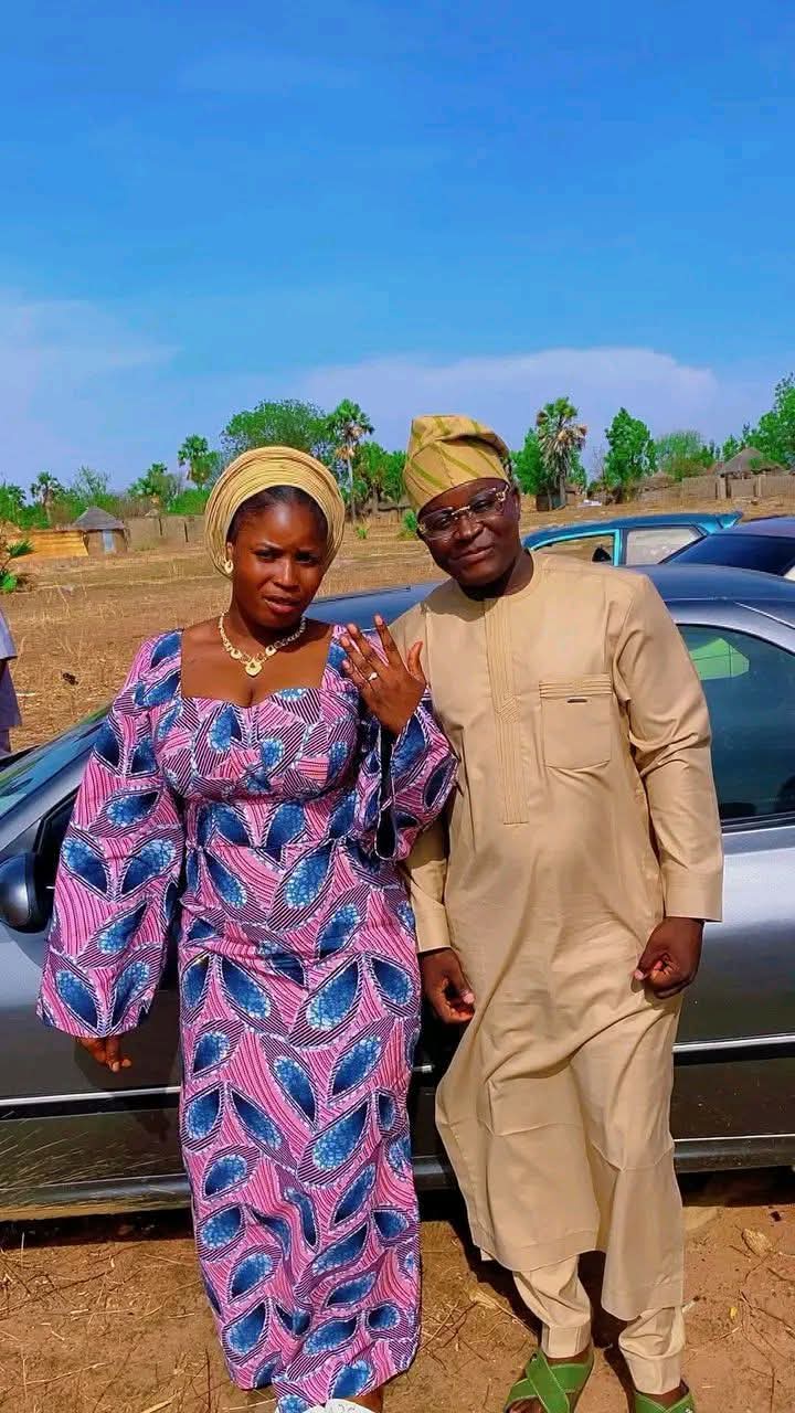 Nigerian lady kneels to accept engagement ring from her man