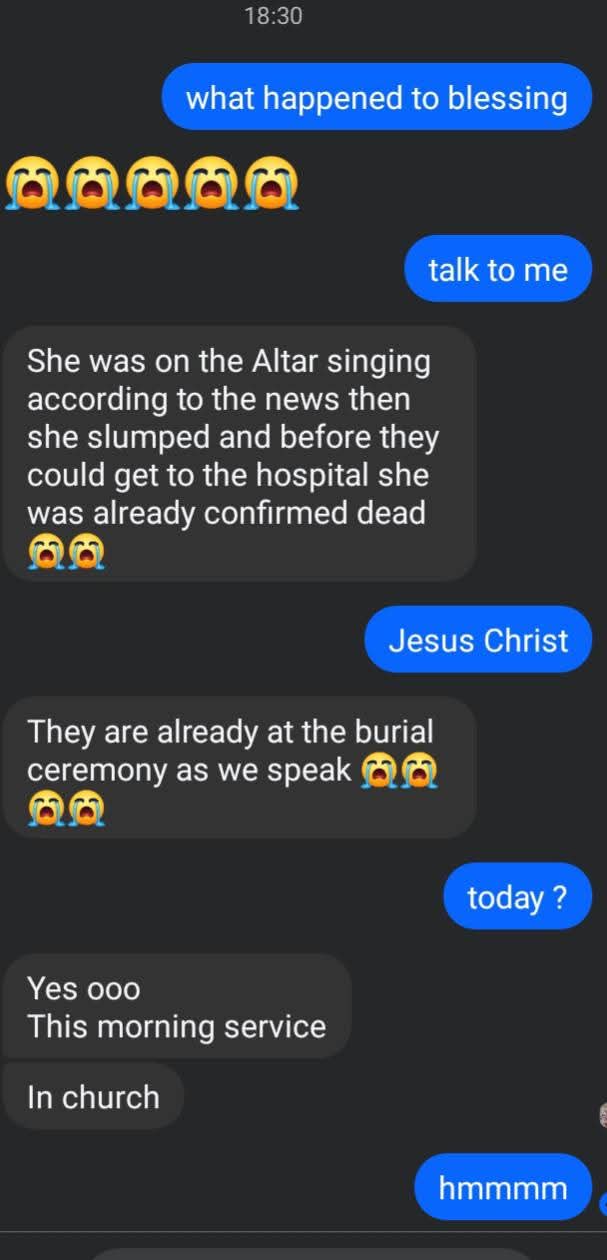Young reportedly woman slumps and d!es while singing on altar in Minna church