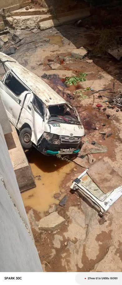 16 k!lled, five injured as bus plunges under bridge on Lokoja-Okene highway