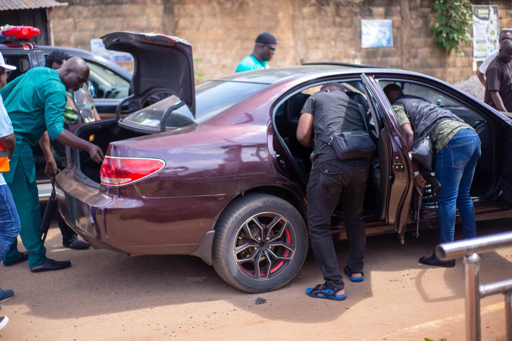Edo security operatives arrest 12 suspected cultists, seal alleged initiation centres in Benin City
