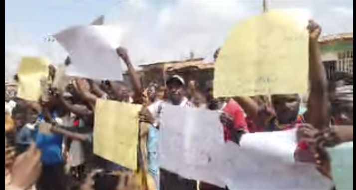 Tanker crashes into house, k!lls woman and her 10-year-old grandson in Suleja