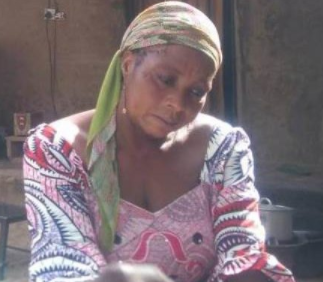 Photo: Mother of withheld Dapchi schoolgirl, Leah Sharibu, makes an emotional plea for her daughter's release