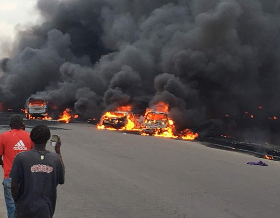 Cars and people burnt as tanker explodes on Otedola bridge, Lagos-Ibadan expressway (photos)
