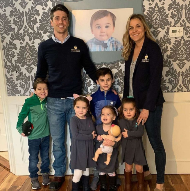 Mom-of-five donates her uterus to another woman so she can experience pregnancy