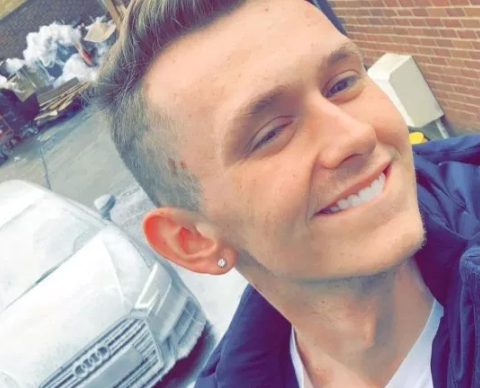 See heart-stopping moment owner risks his life by clinging to his car as thief sped away with it (video)
