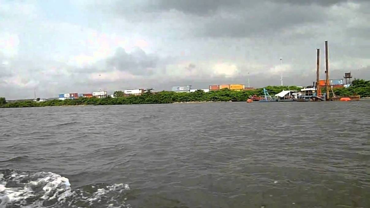 Lagos mob kills man wrongly accused of stealing phone, throws body into lagoon