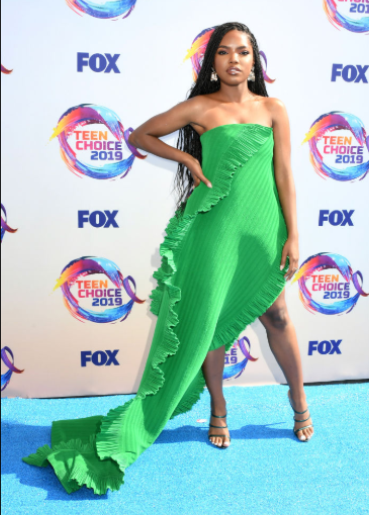 Red carpet moment from 2019 Teen Choice Awards lindaikejisblog 26
