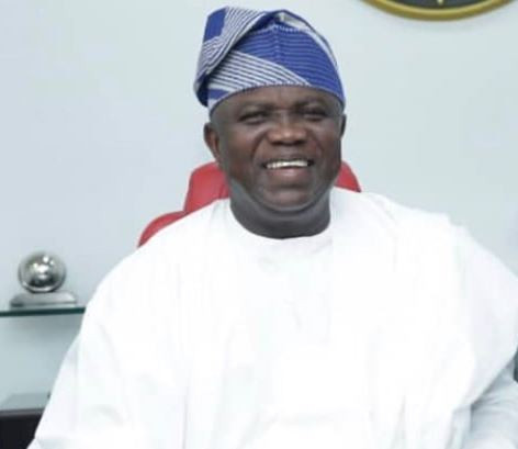 Video: Epe residents lay curses on Tinubu, others following EFCC's alleged raid on Ambode's home