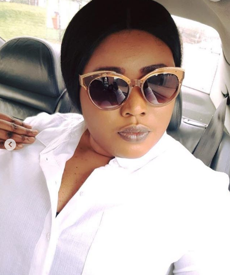 Gospel singer, Ohemaa Jacky shamed after video of her being allegedly fingered by native doctor she slept with for fame surfaces lindaikejisblog