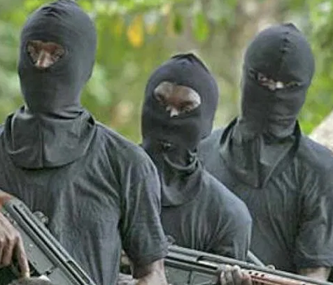 Gunmen kidnap Oba Akinramade's wife and two daughters, demand N60 million ransom