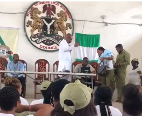 NYSC LGI spotted threatening corps members with cane in Rivers State lindaikejisblog