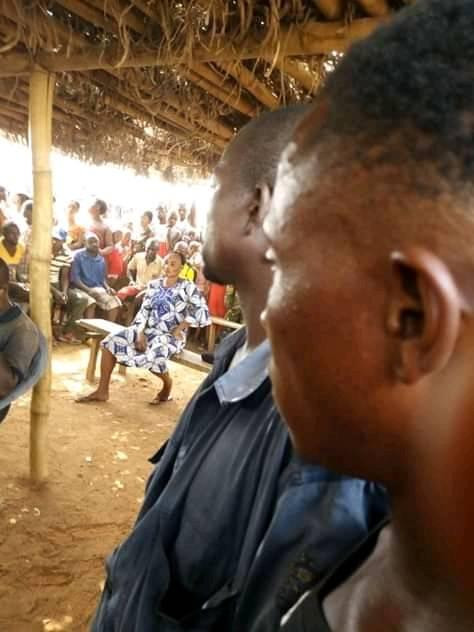 Two yahoo boys, native doctor, kidnapper burnt alive in Edo State lindaikejisblog 7