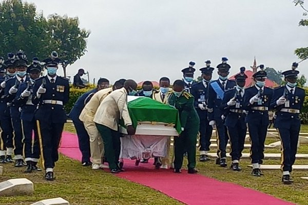 Arotiles body arrives Military cemetery for burial lindaikejisblog 6