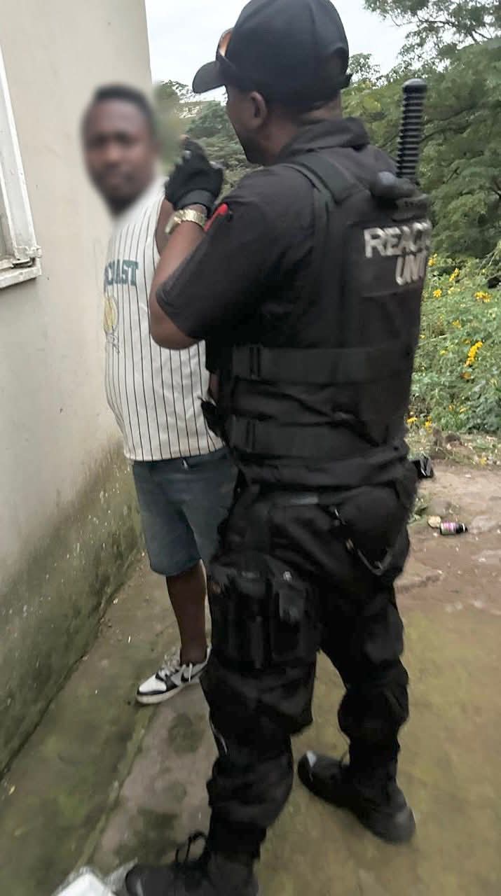 Woman catches her boyfriend s3xually assaulting her unconscious sister