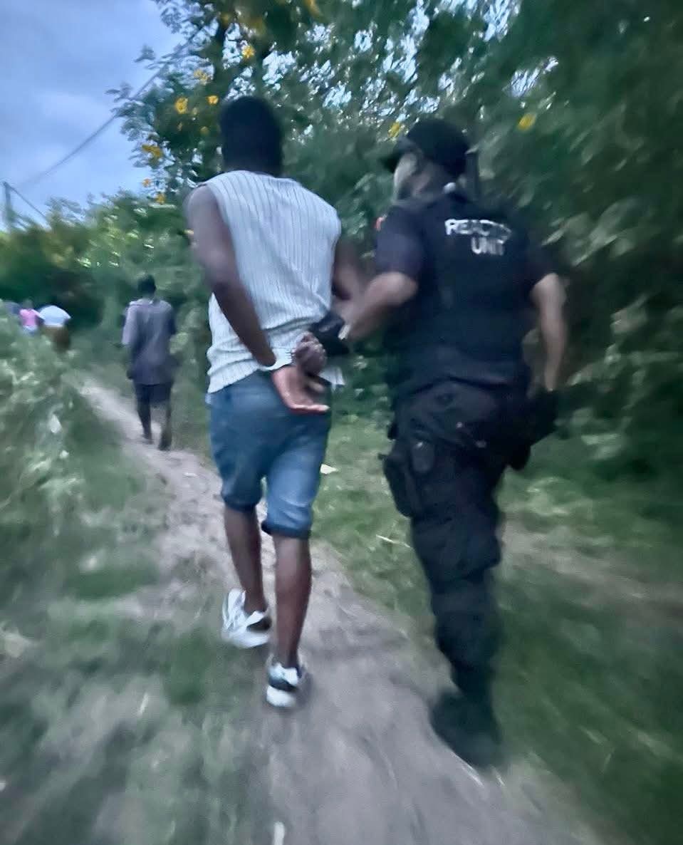 Woman catches her boyfriend s3xually assaulting her unconscious sister